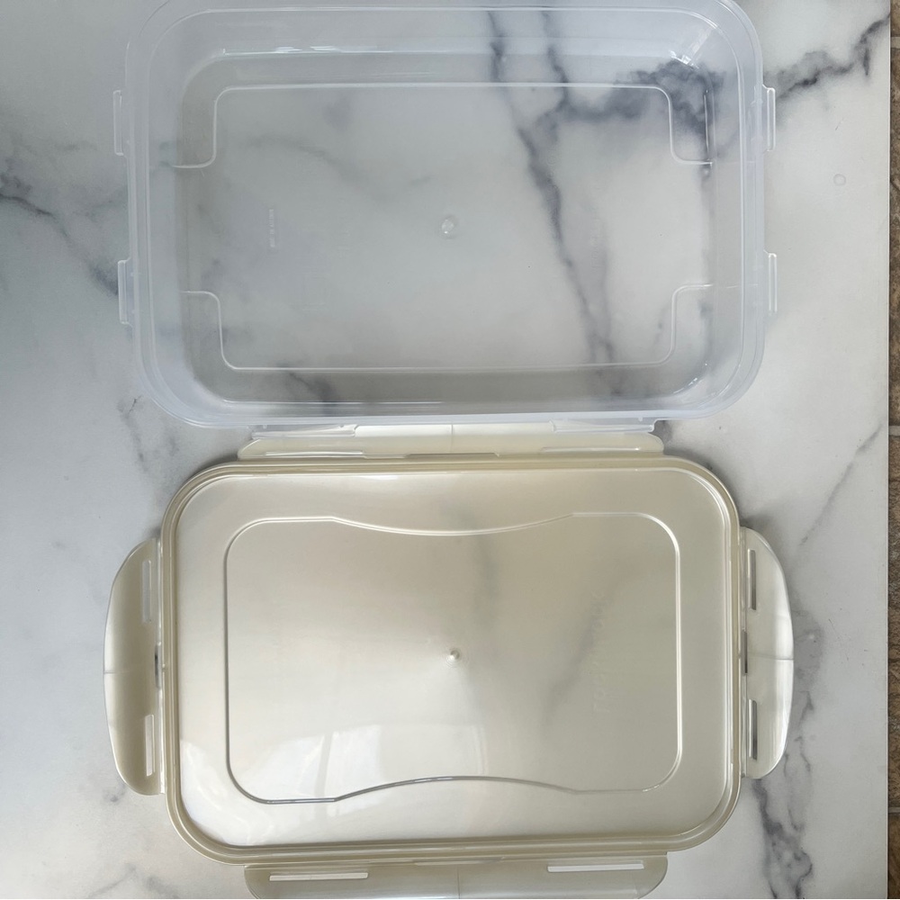 NEW LocknLock Large 14-Cup Rectangle Container, Pearl - Picture 4 of 9